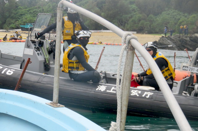 沖縄辺野古船上からの写真09